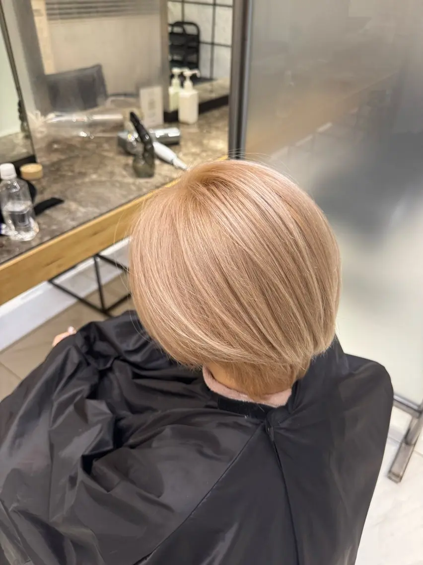 ショート カラー ベージュカラー ショートヘア ハイトーン￤カット ￤nanaka￤のヘアスタイル