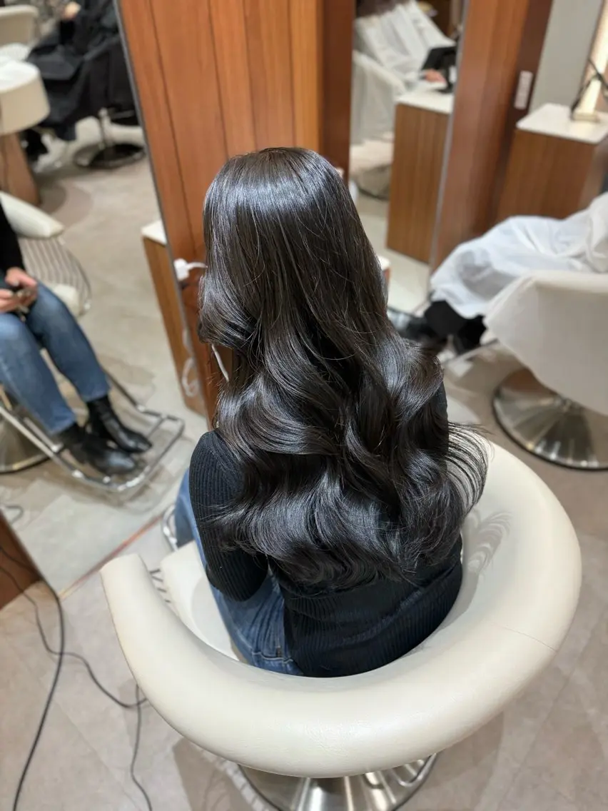 【艶カラー&トリートメント】 〝うる艶カラー〟+3stepトリートメント+韓国ヘアセット付き(1日1人限定)ミニモ学割の写真
