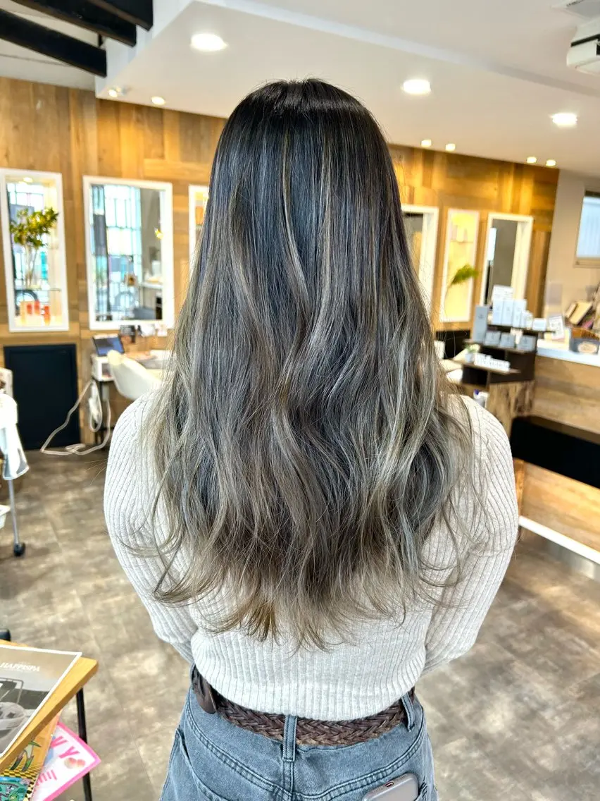 ロング カラーモデル募集中 美容室ハピスのヘアスタイル