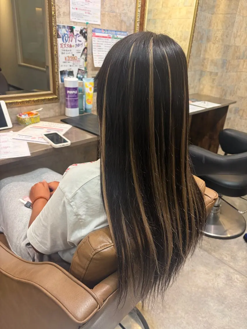 ロング シールエクステ エクステ ハイライト エクステ 前田 みのりのヘアスタイル