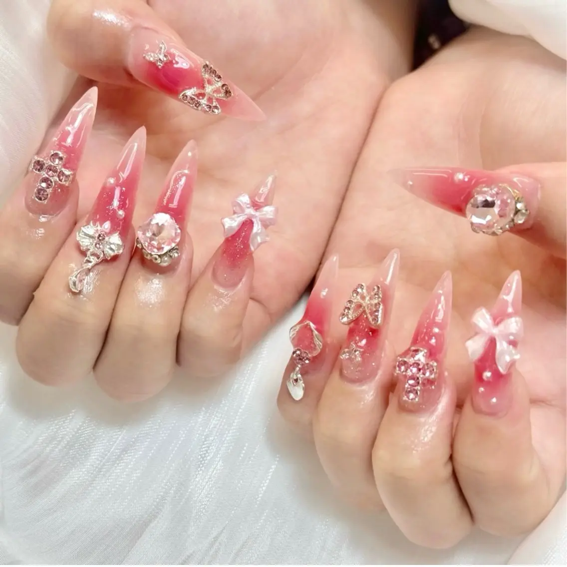 ネイル アートネイル オーロラネイル チークネイル 長さ出し フットネイル Chan nailsのネイルデザイン