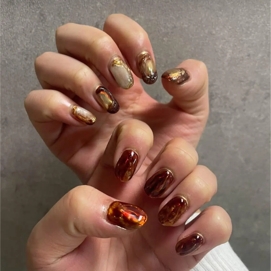 ネイル アートネイル ブラウン ジェルネイル ミラーネイル ニュアンスネイル nailstudio eviz新宿店のネイルデザイン