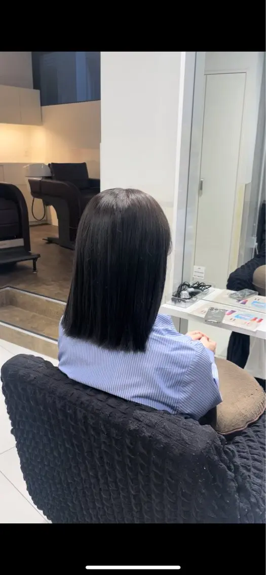 ミディアム カラー グレージュ yuzuna ハイトーン 天神のヘアスタイル