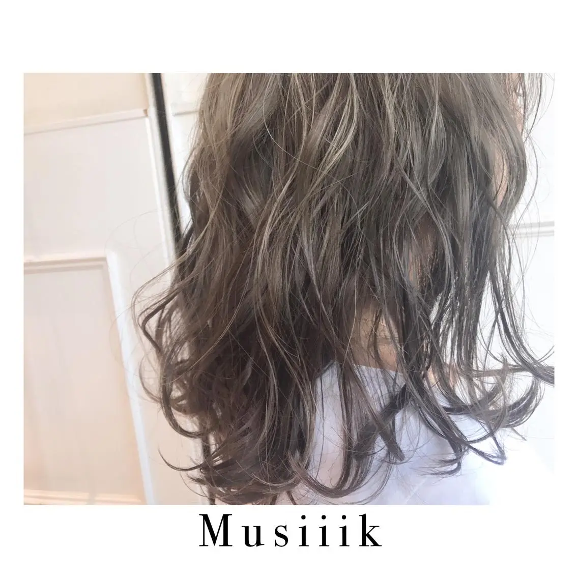ミディアム カラー ハイライトカラー ハイライト Musiiik hairのヘアスタイル