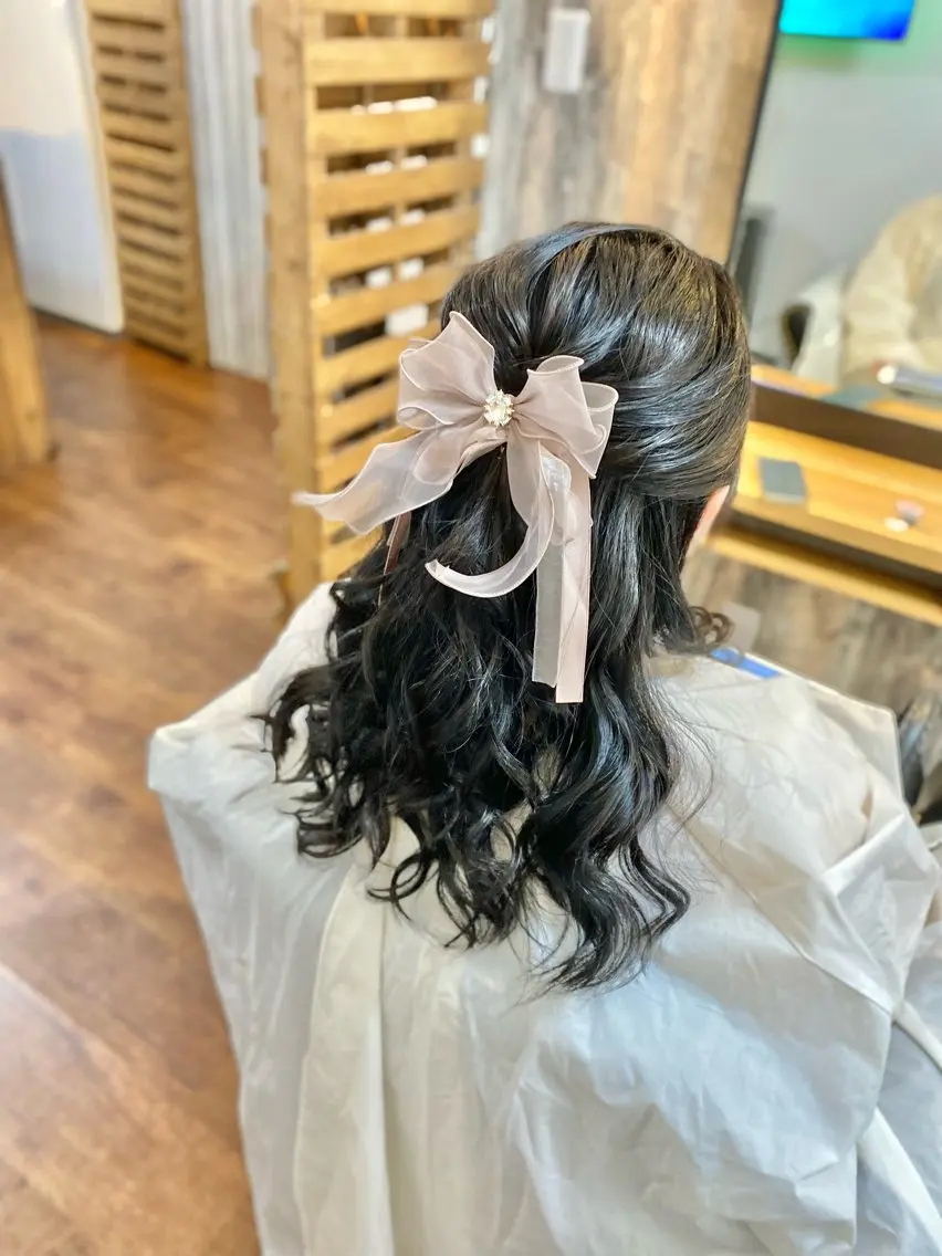 セミロング ヘアアレンジ ヘアセット Luzir⭐︎ GEN⭐︎のヘアスタイル