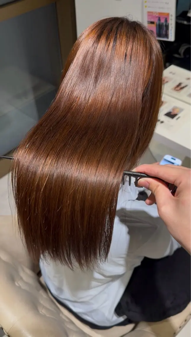 セミロング カット 縮毛矯正 福山艶髪|髪質改善| 三宅星哉のヘアスタイル