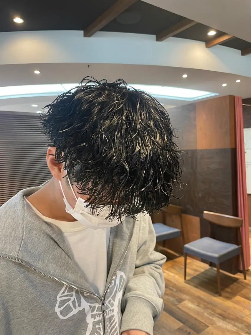 カット+ツイストスパイラルパーマの写真