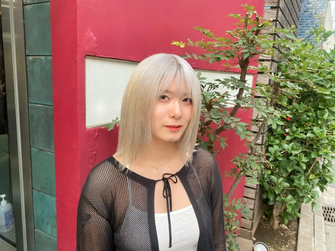 セミロング カラー ベージュカラー ホワイトベージュ グレージュ達人/赤み 消し/ブリーチ/岩崎のヘアスタイル