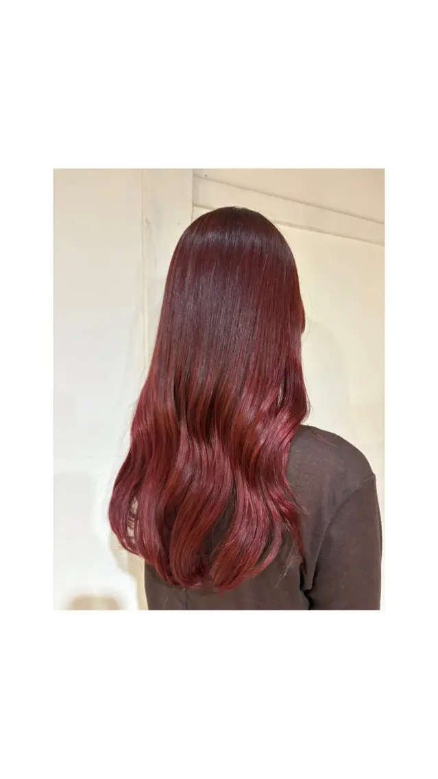 ロング ヘアカラー 小久保 あかりのヘアスタイル