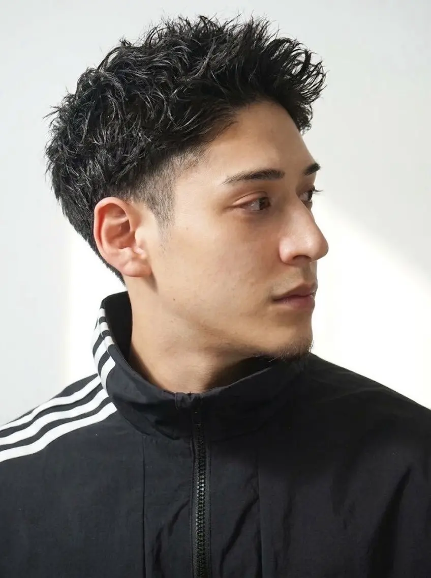 ショート メンズ 深井 龍生のヘアスタイル