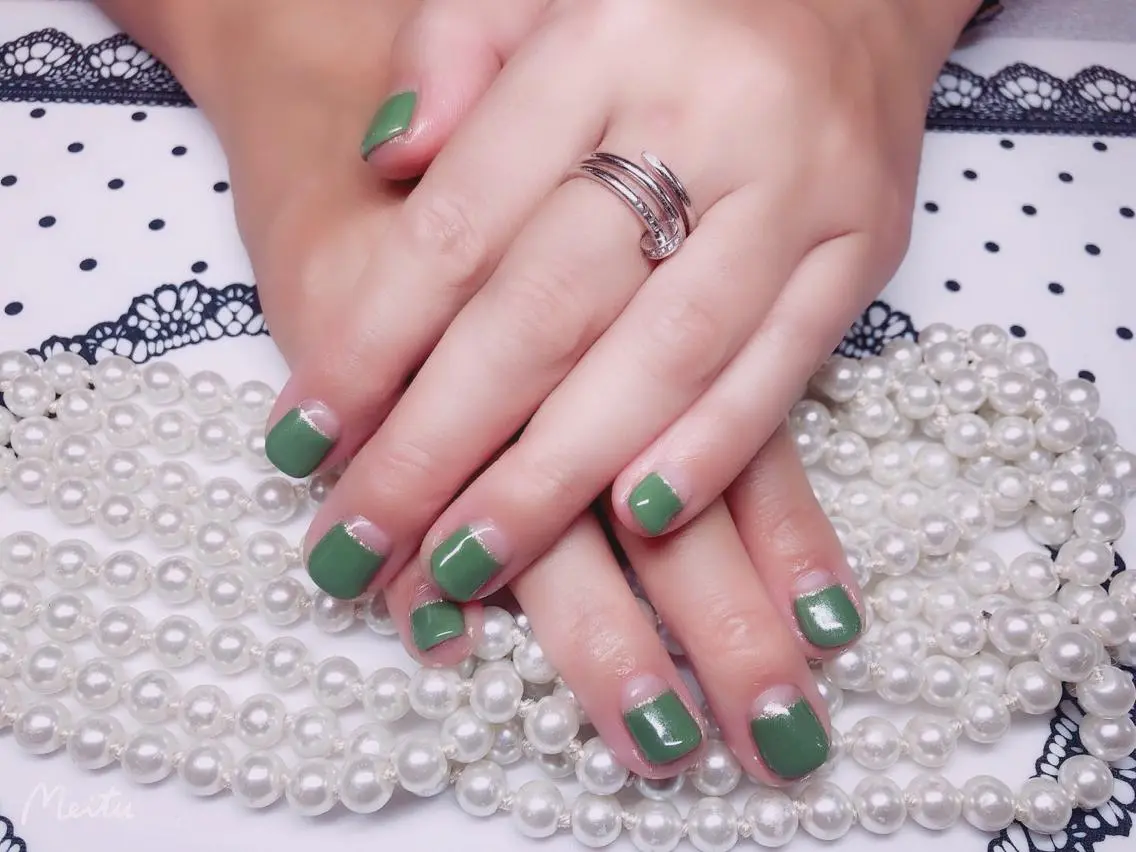 ネイル ハンドネイル マジック ミラーのネイルデザイン
