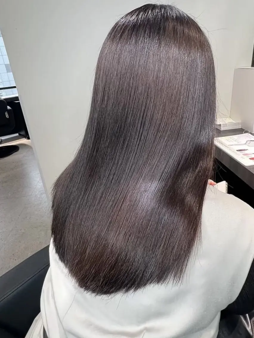 カラー 江坂 misaki のヘアスタイル