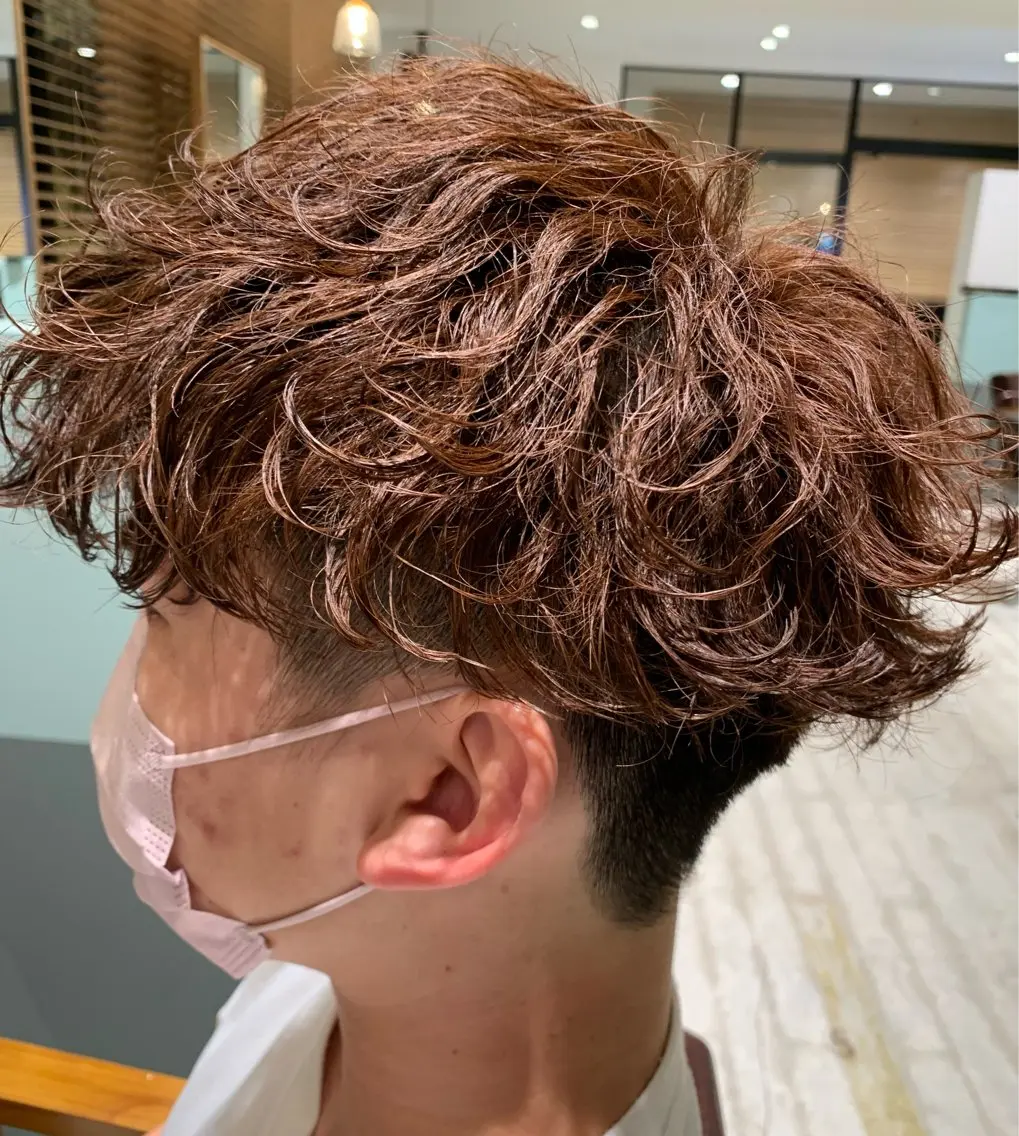 ショート カラー パーマ メンズ メンズパーマ 波巻きパーマ カット パーマ メンズスタイル 櫻井康太のヘアスタイル