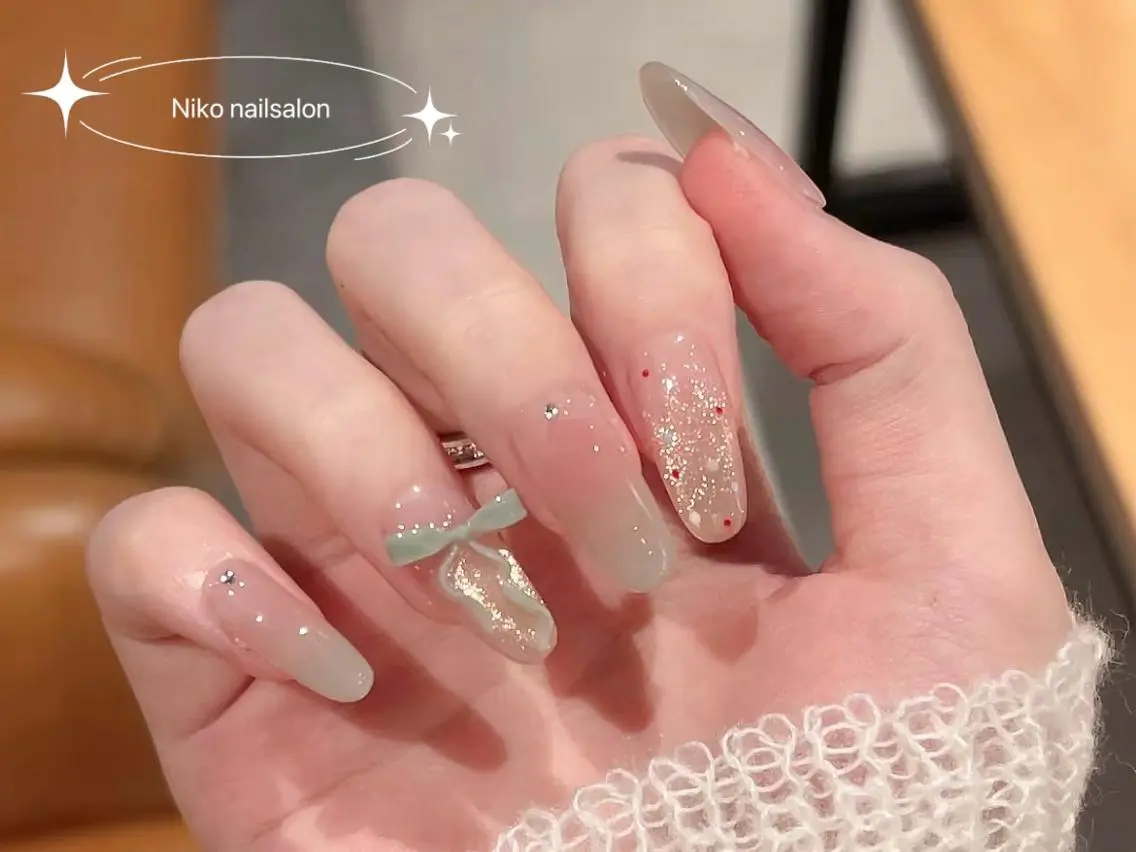 ネイル 長さ出し フットネイル フレンチネイル ジェルネイル ガラスフレンチ Nikoネイルサロン 本八幡店のネイルデザイン