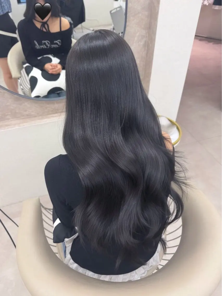 ロング カラー グレージュ アイスグレージュ ヘアカラー 梅田 透明感カラー 🖤 ℛ𝒾𝓃𝒶のヘアスタイル