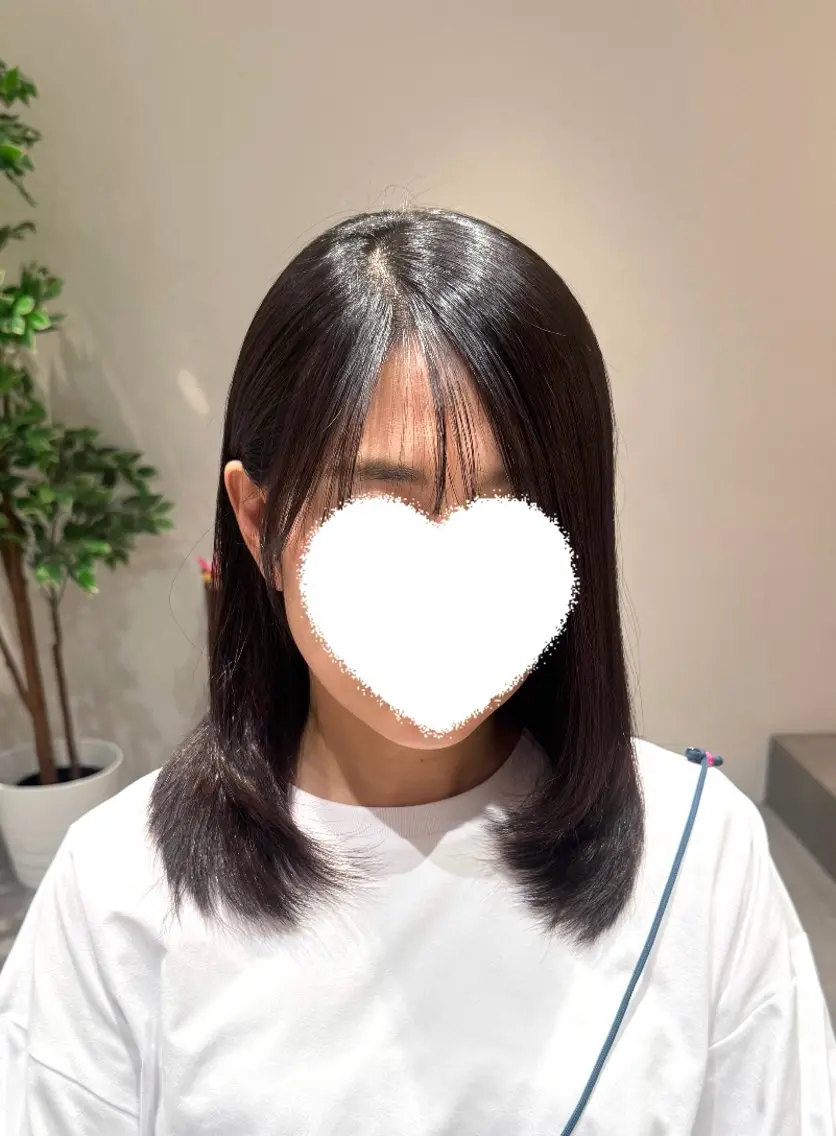 ミディアム カット 縮毛矯正 トリートメント 内田 志乃のヘアスタイル