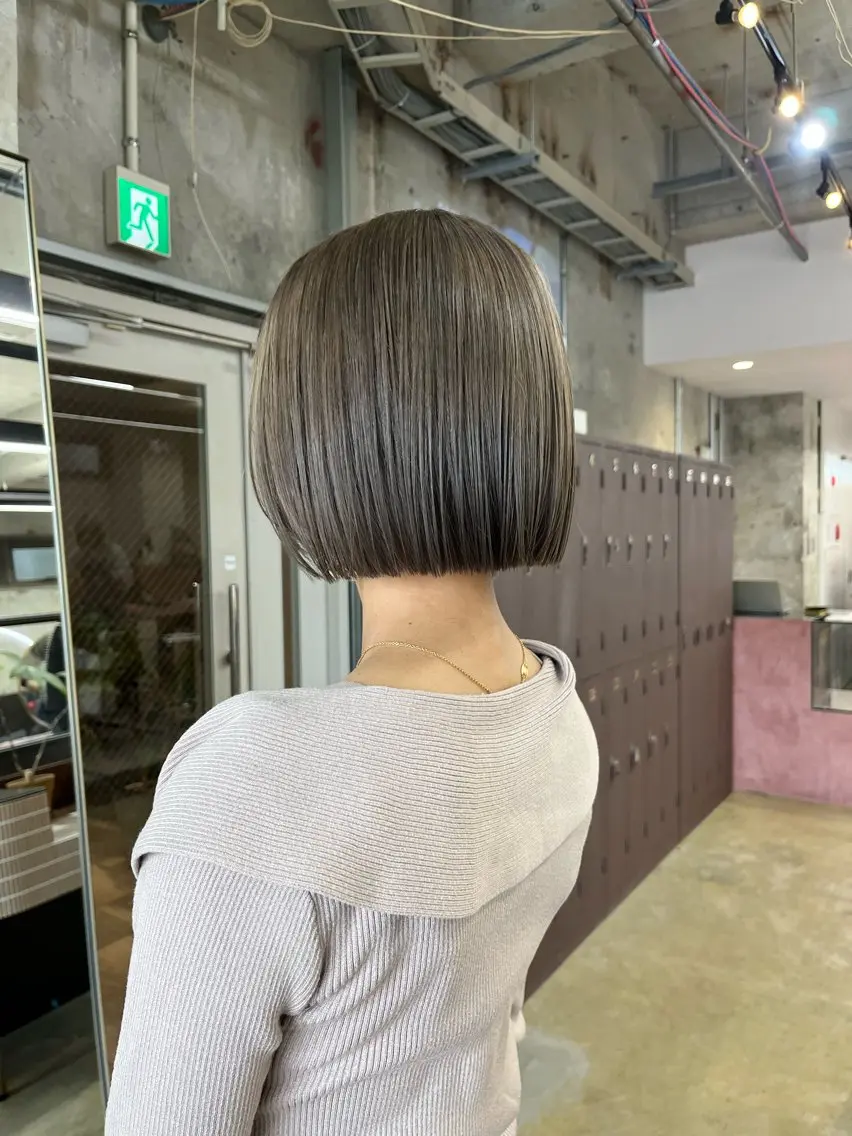 ミディアム カラー アッシュ アッシュグレー アッシュグレージュ グレージュ カット ヘアカラー トリートメント 小木曽智美 /ボブ/ショートのヘアスタイル