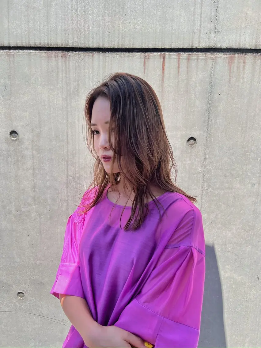 ミディアム カラー カット 松坂 真衣のヘアスタイル