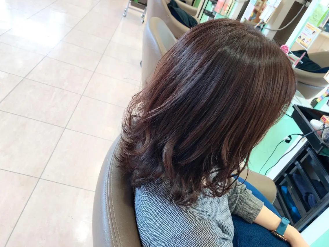 ミディアム 松田 みのりのヘアスタイル
