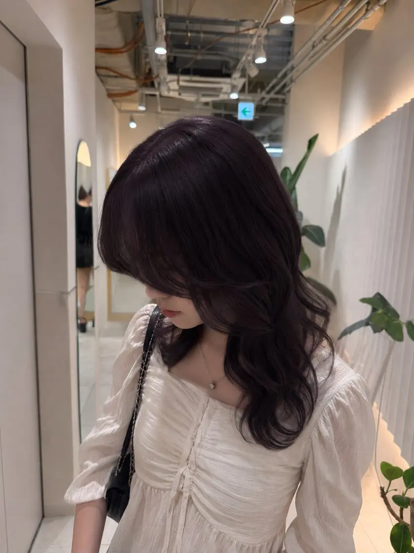 ミディアム カラー ラベンダーカラー ヘアカラー トリートメント ラベンダー💜グレー 🩶暗髪🖤のヘアスタイル