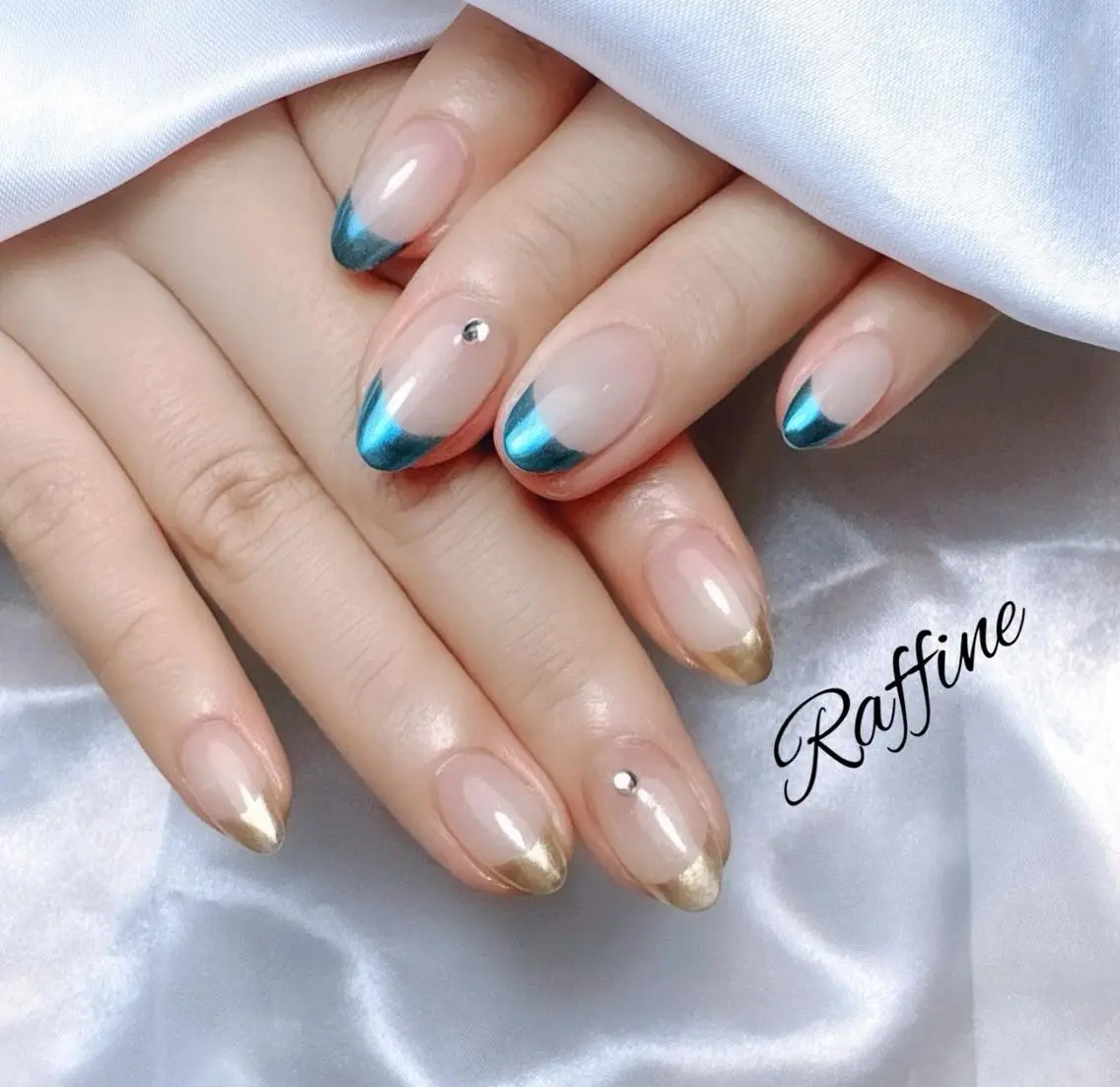 ネイル ハンドネイル RAFFINE haru🦋🩵のネイルデザイン