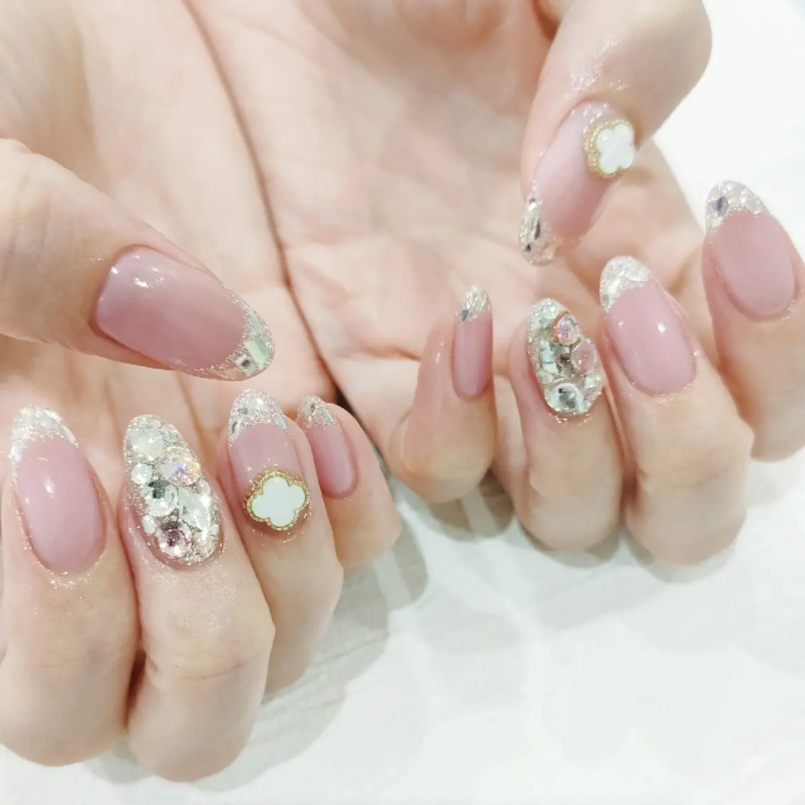 ネイル ジェルネイル パラジェル ストーンネイル ハンドネイル muum_nail 新宿2分 三丁目1分のネイルデザイン