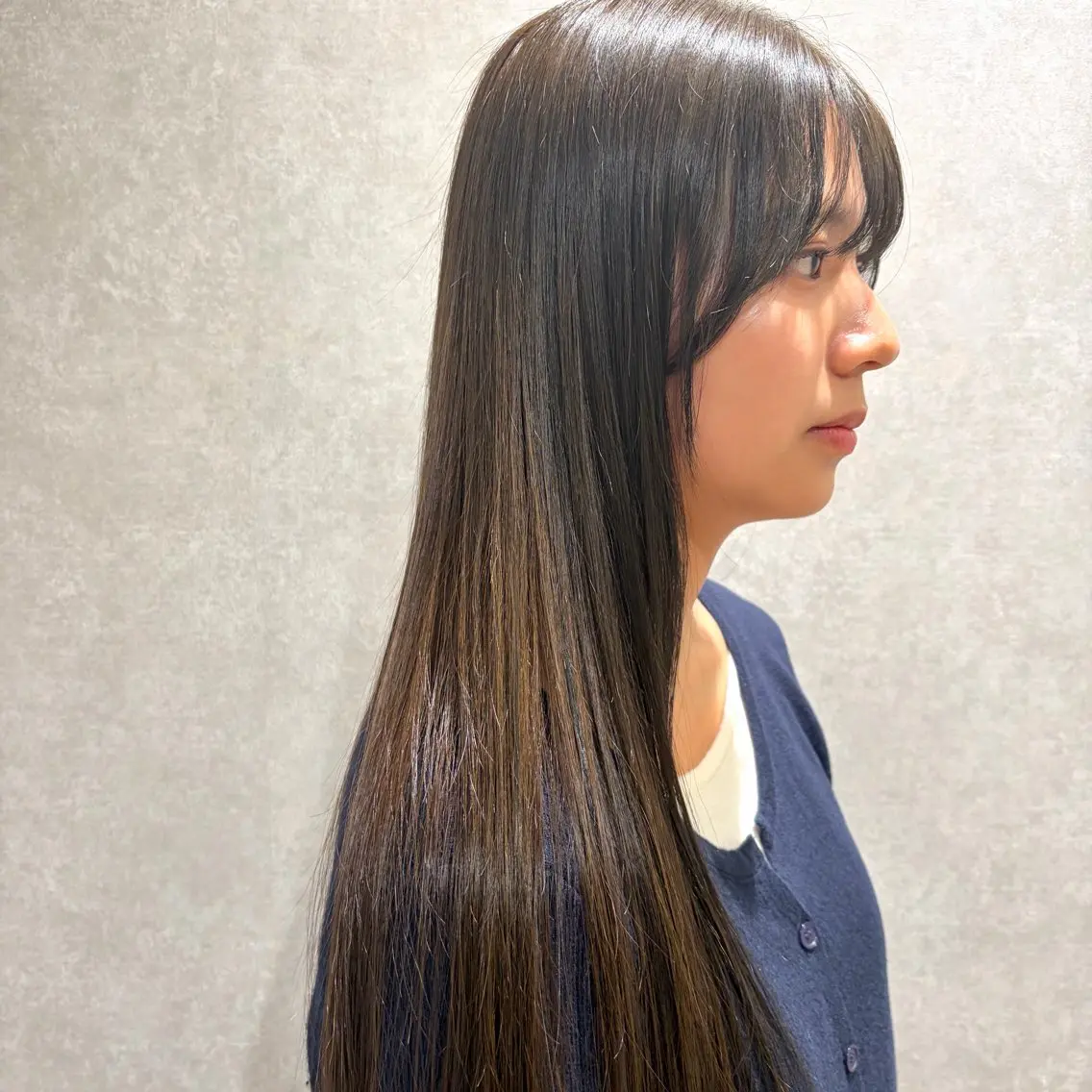 ロング カラー ブラウンカラー オリーブブラウン トリートメント ヘアカラー トリートメント 透明感イルミナカラー /寒色/MOMOKAのヘアスタイル