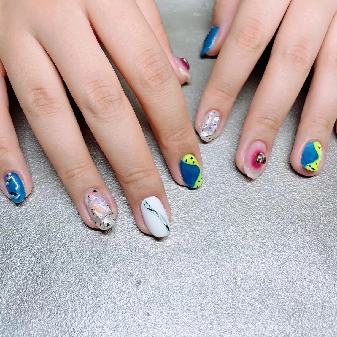 ネイル ハンドネイル VOLLMOND nailのネイルデザイン