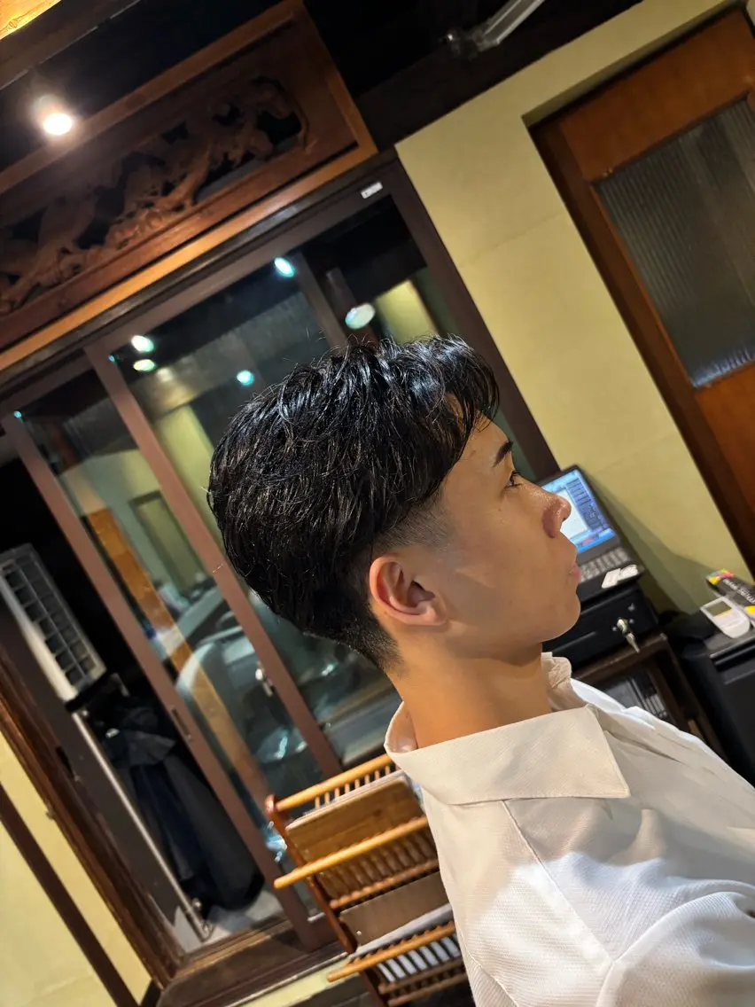 ミディアム メンズ くせ毛 メンズカットモデル 中西弘樹のヘアスタイル