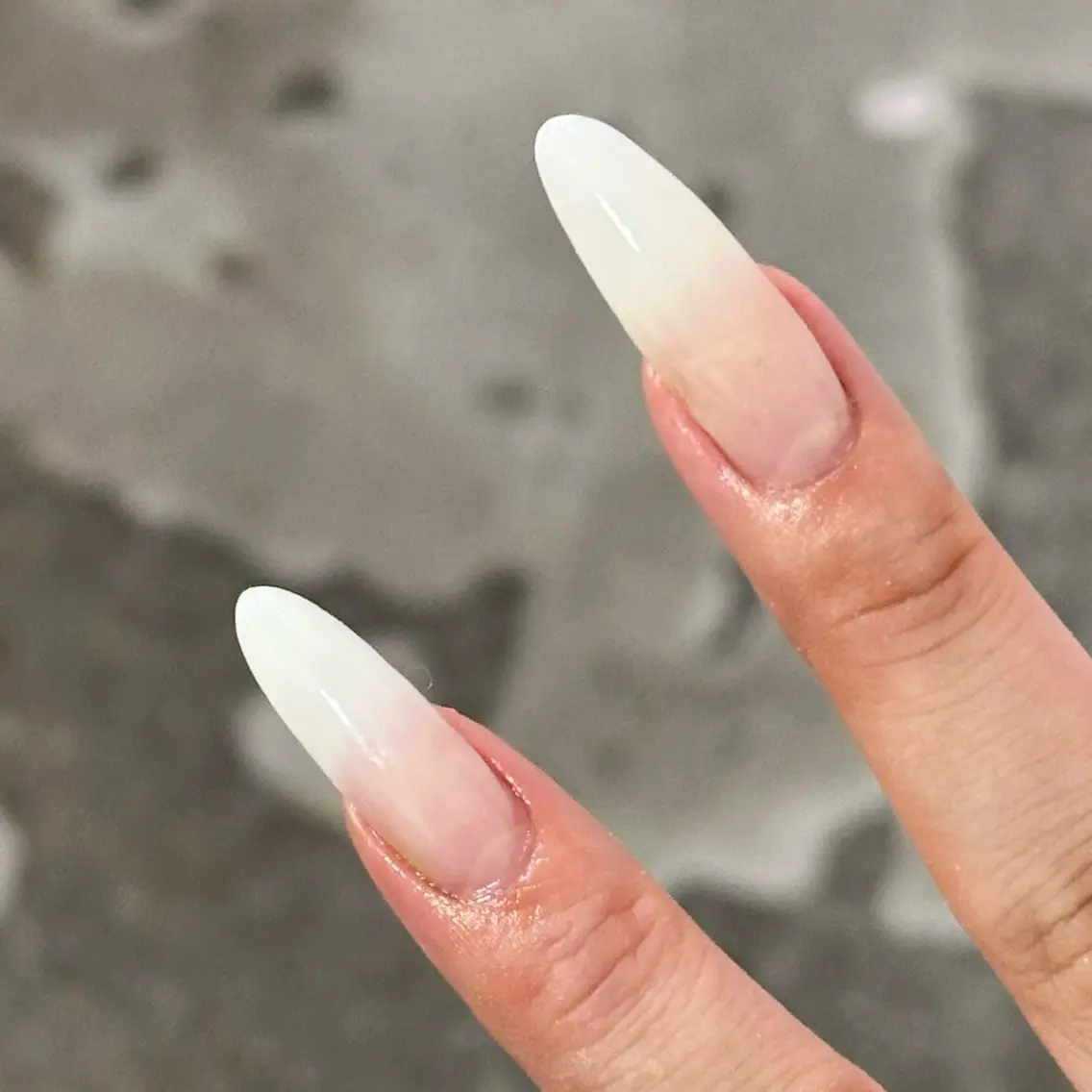 テストモデル✨白グラデーション(⚠️お爪の状態により白フレンチに変更する場合もございます)/オフあり( スカオフ不可)の写真