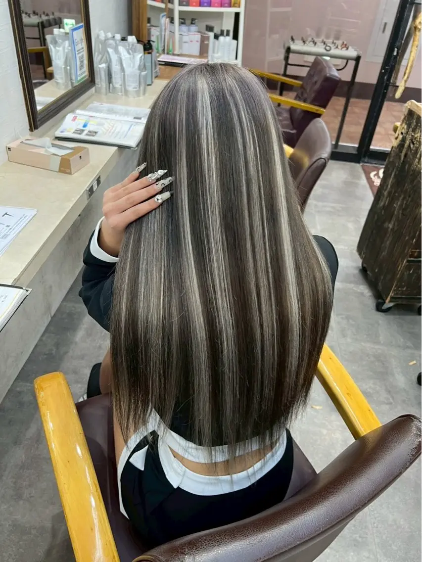 ミディアム ヘアカラー エクステ ⭐️U-topia ⭐️和泉田　りさ⭐️のヘアスタイル