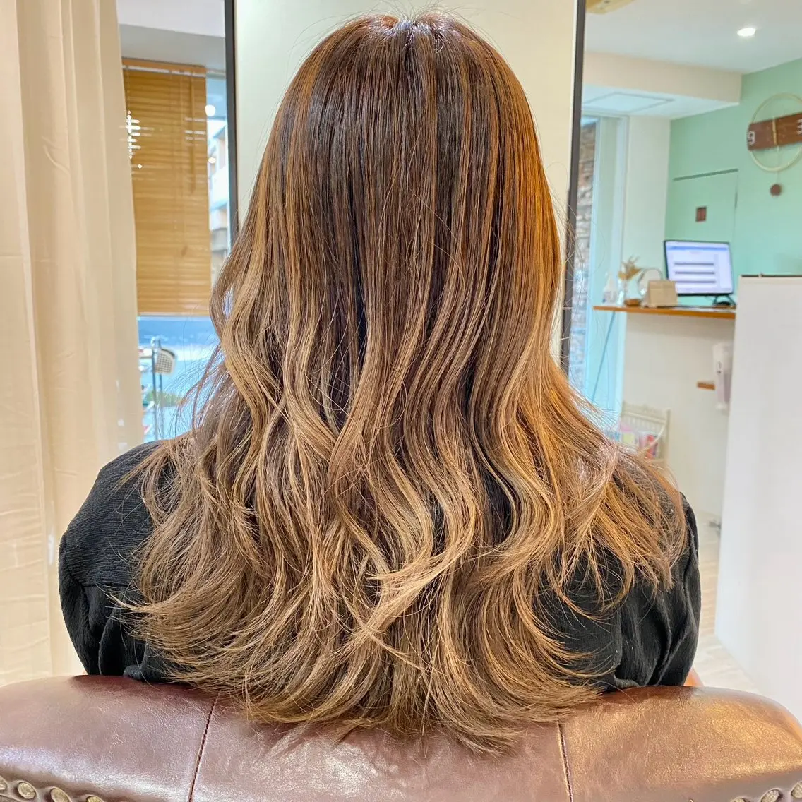 ロング カット ヘアカラー 小村 誠也のヘアスタイル