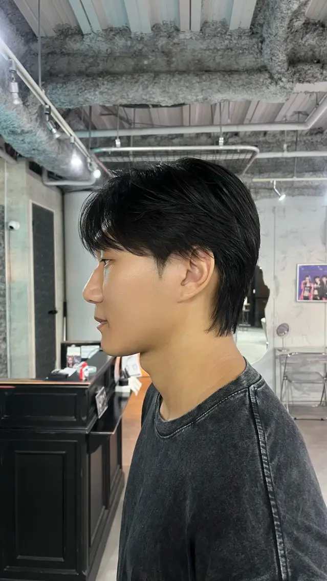 メンズ メンズ韓国風 メンズウルフカット ウルフカット 郷司 秀哉のヘアスタイル