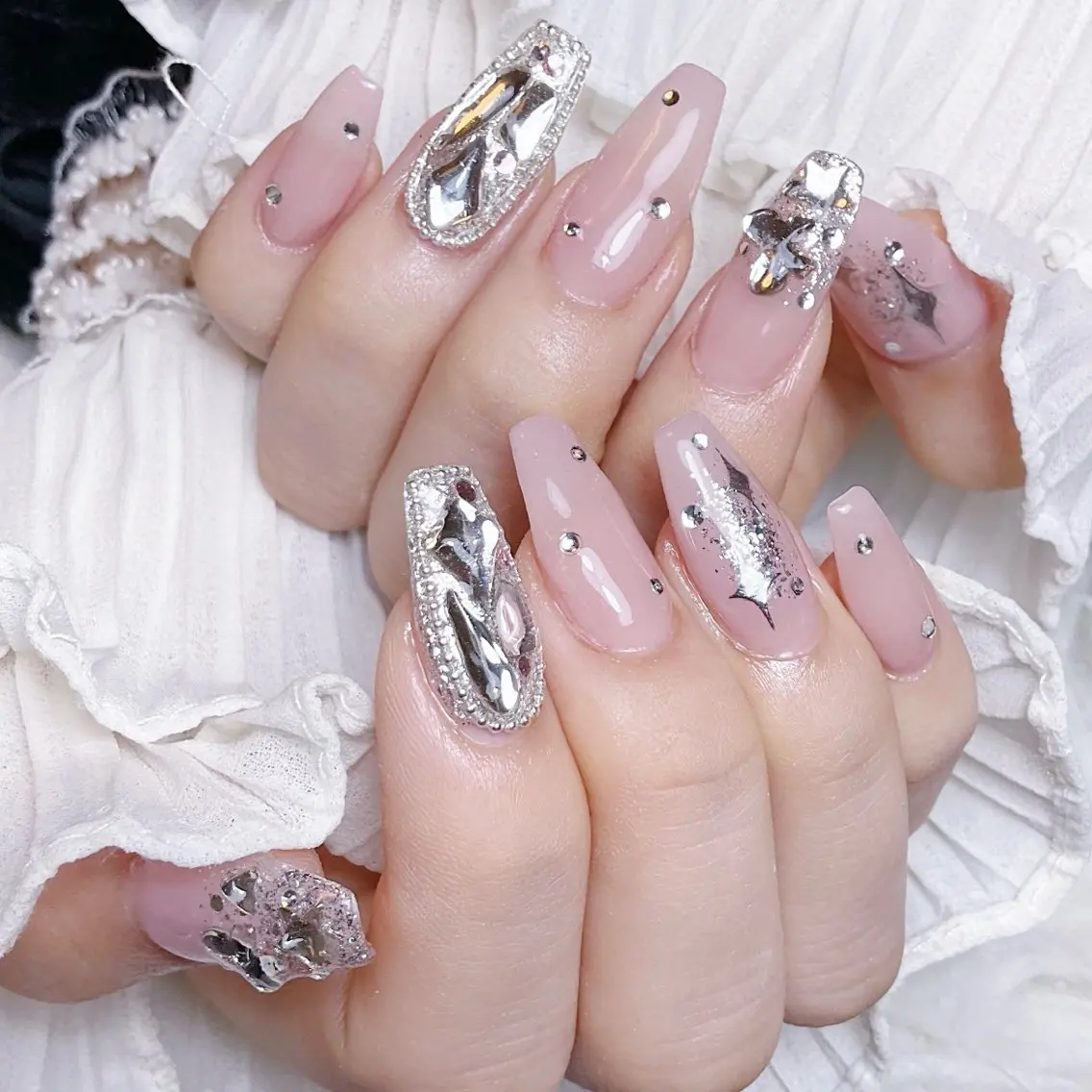 ネイル ハンドネイル 🍭Yun nail hyejin🌸のネイルデザイン