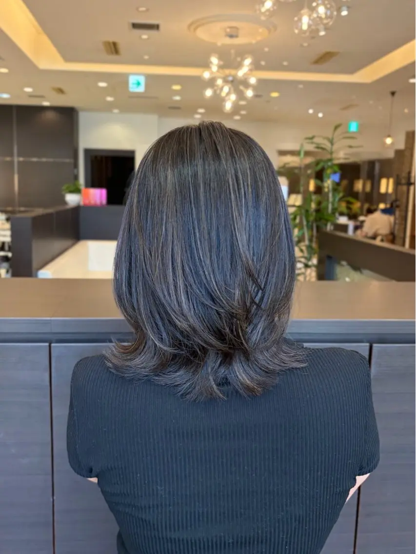 ミディアム ハイライト レイヤーカット レイヤー／透明感 カラー🩶ikoiのヘアスタイル