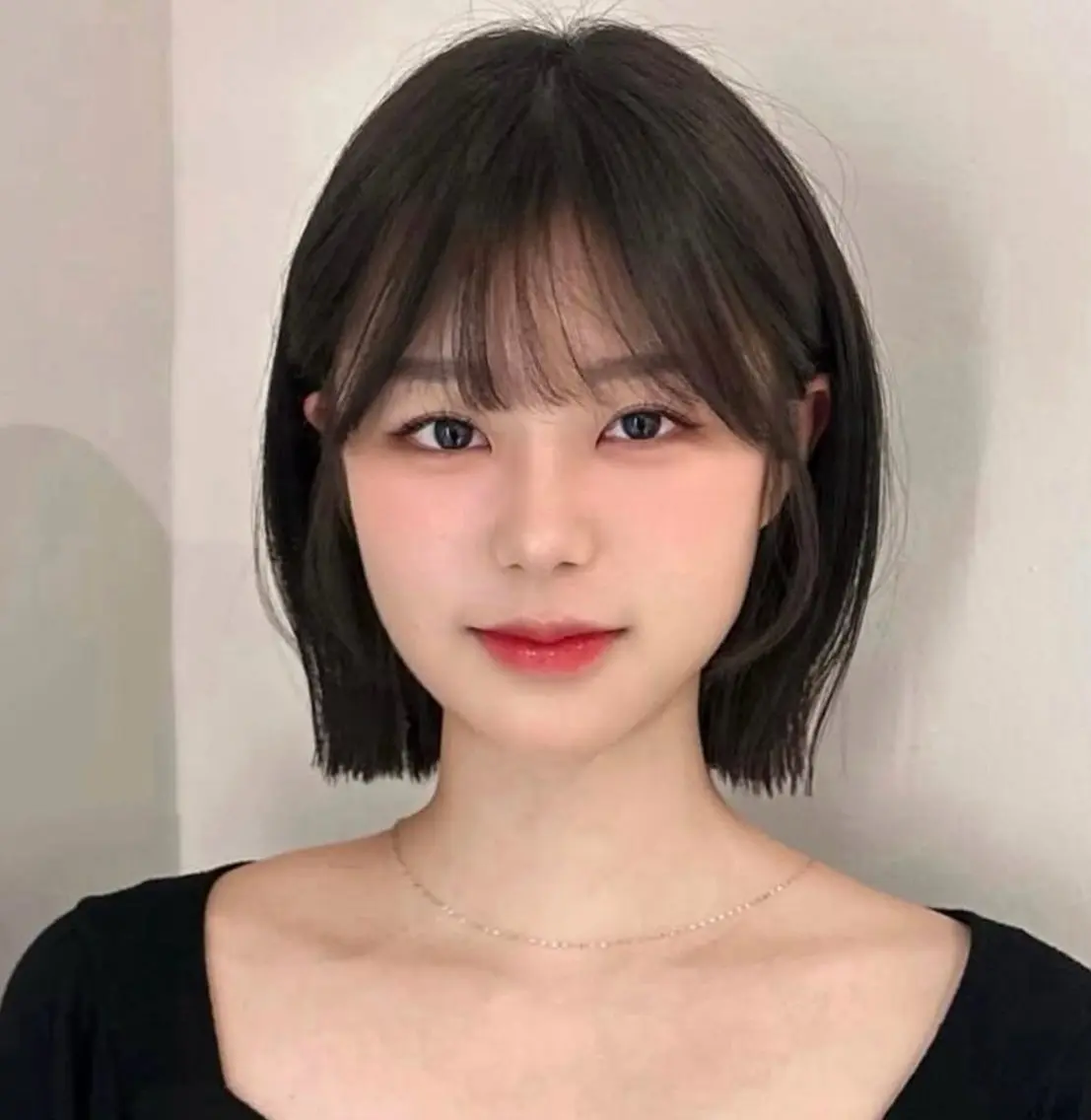 ショート カラー 🫧ミディアムカット 韓国透明感カラー🫧のヘアスタイル