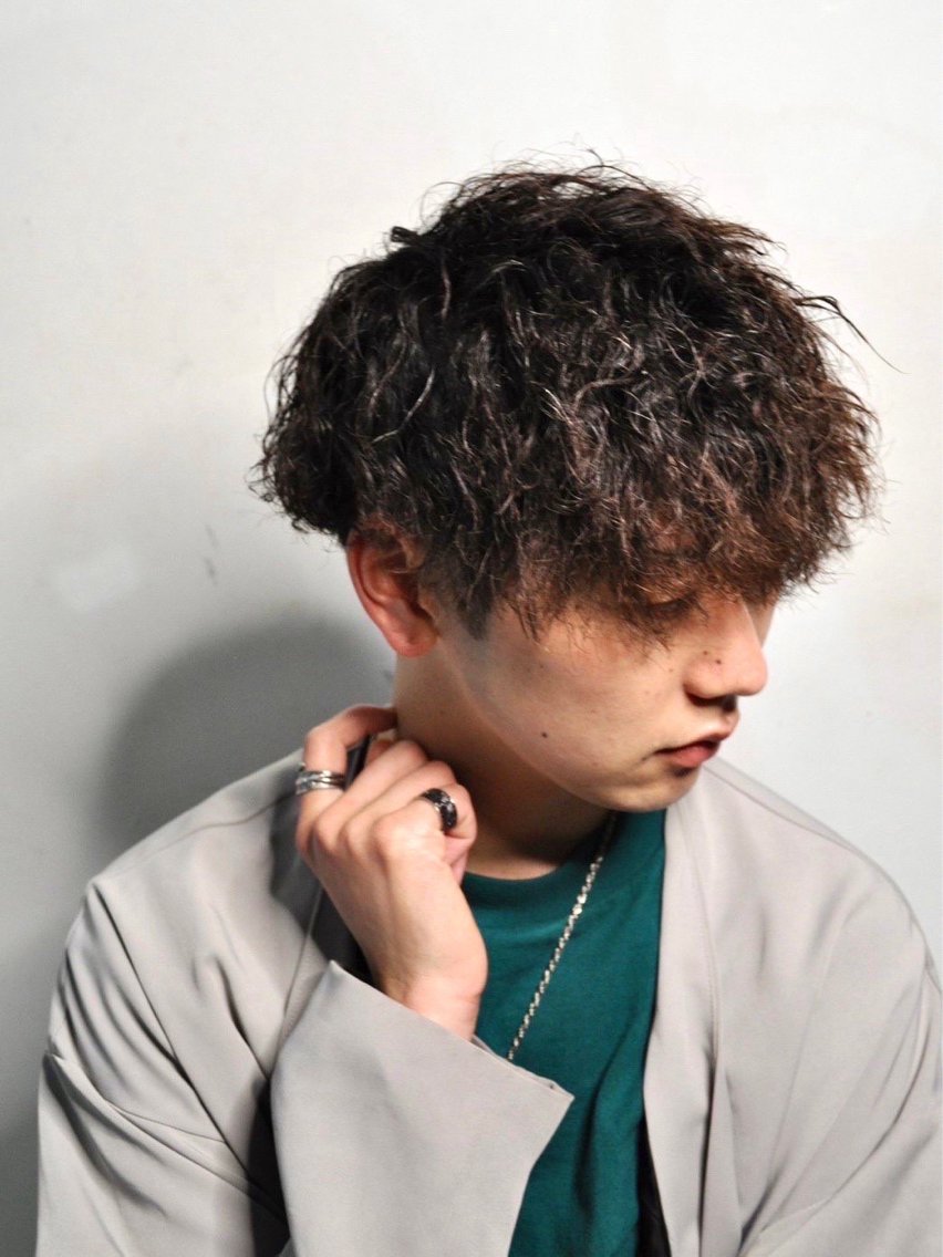 ショート パーマ 升谷 亮太のヘアスタイル