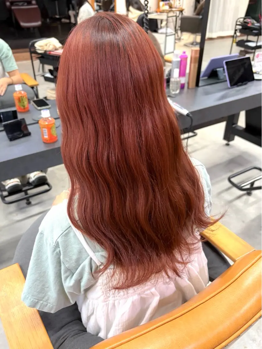 ロング カラー ブリーチ ブラウンカラー オレンジ オレンジブラウン カット ヘアカラー トリートメント JESSI / Sopiのヘアスタイル