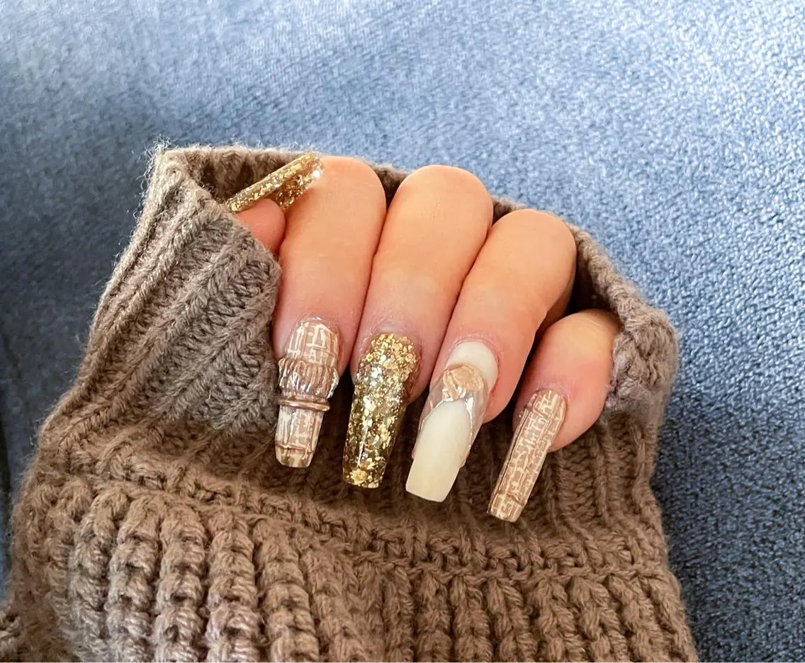 ネイル 長さ出し キラキラネイル ロングネイル 赤色 スカルプネイル nail salon Be.のネイルデザイン