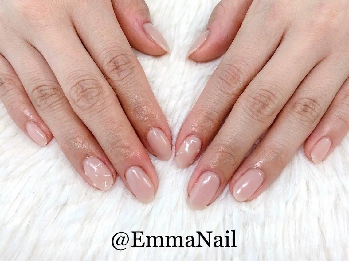 ネイル オフィスネイル ホワイト ハンドネイル salon EM&A emiのネイルデザイン