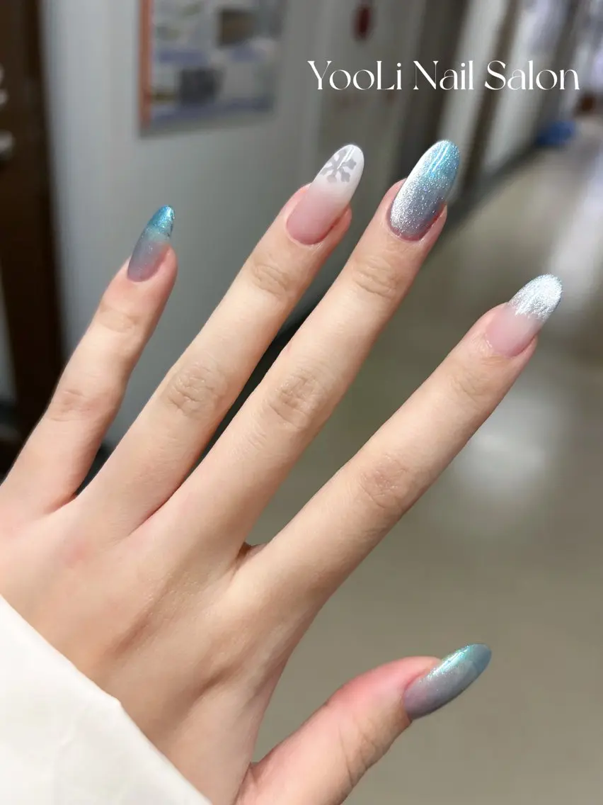 ネイル アートネイル オーロラネイル チークネイル フレンチネイル ガラスフレンチ ハンドネイル 🎀YooLi Nail salonのネイルデザイン