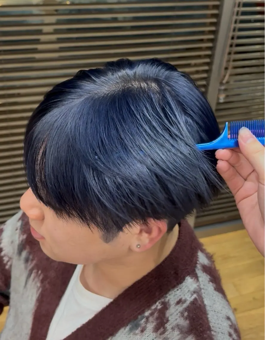 ショート カラー メンズ ブルーカラー ハイトーン、カラー 特化⟡.·すわ☁️のヘアスタイル