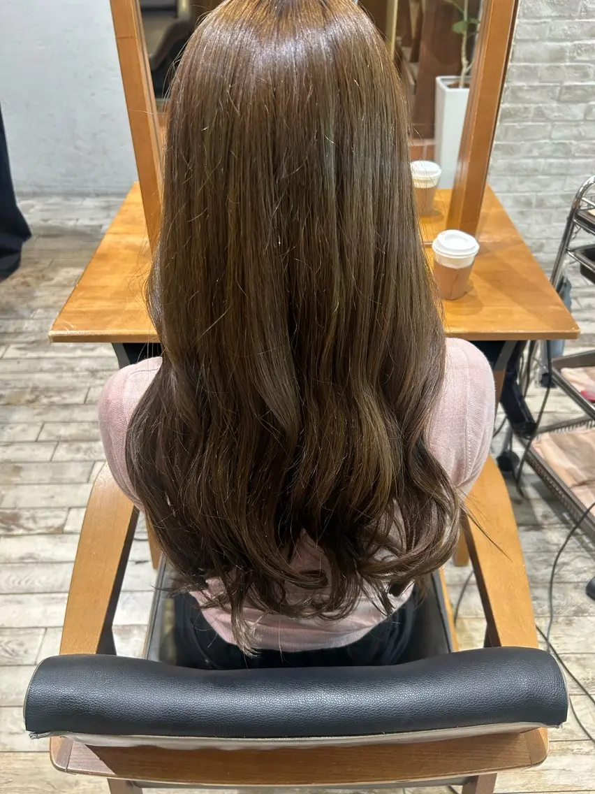 ロング ヘアカラー ここな Un amiのヘアスタイル
