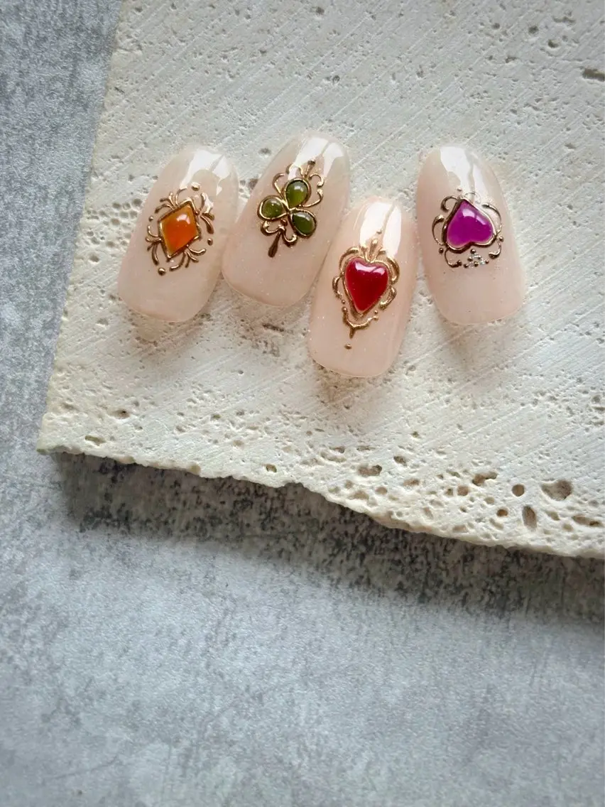 ネイル ハンドネイル FIORITURA Maikoのネイルデザイン