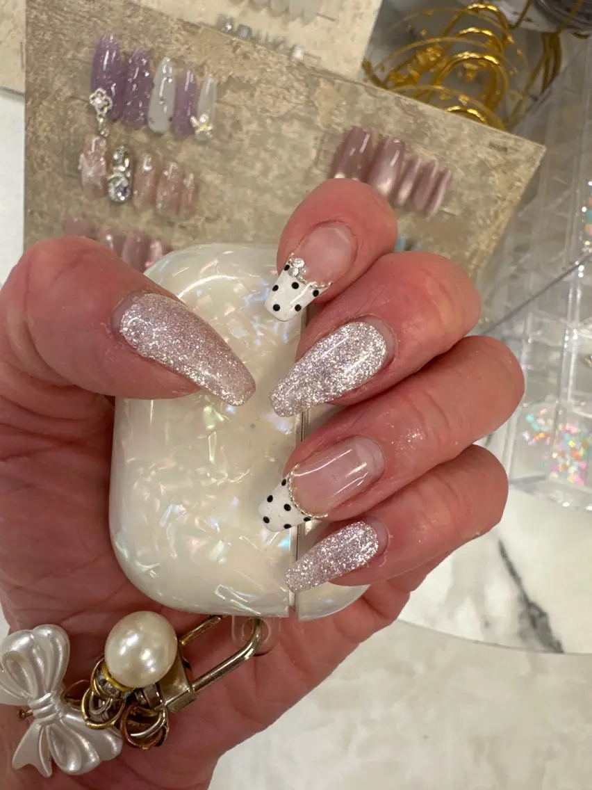 ネイル チークネイル フットネイル フレンチネイル ジェルネイル マグネットネイル Queeens nailのネイルデザイン