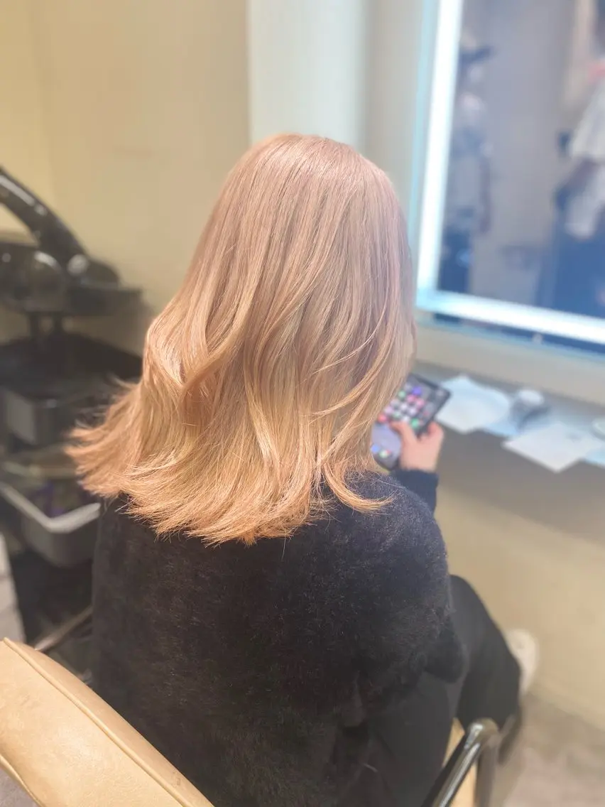セミロング カラー アディクシーカラー バレイヤージュ ブリーチ デザインカラー ダブルカラー ヘアカラー トリートメント opus 店長大和 レイヤー/赤み消しのヘアスタイル