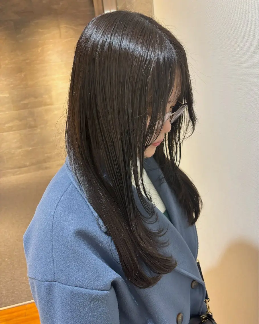 ロング カラー 透明感カラー レイヤーカット カット ヘアカラー ゆい/パーマ/レイヤ ー/似合わせカラーのヘアスタイル