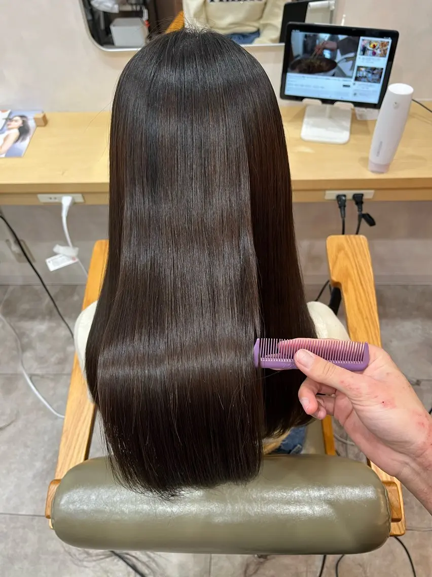 ロング 髪質改善 レイヤーカット トリートメント 酸性ストレート カット 縮毛矯正 トリートメント 髪質改善/レイヤー/ ボブ/磯野史歩のヘアスタイル