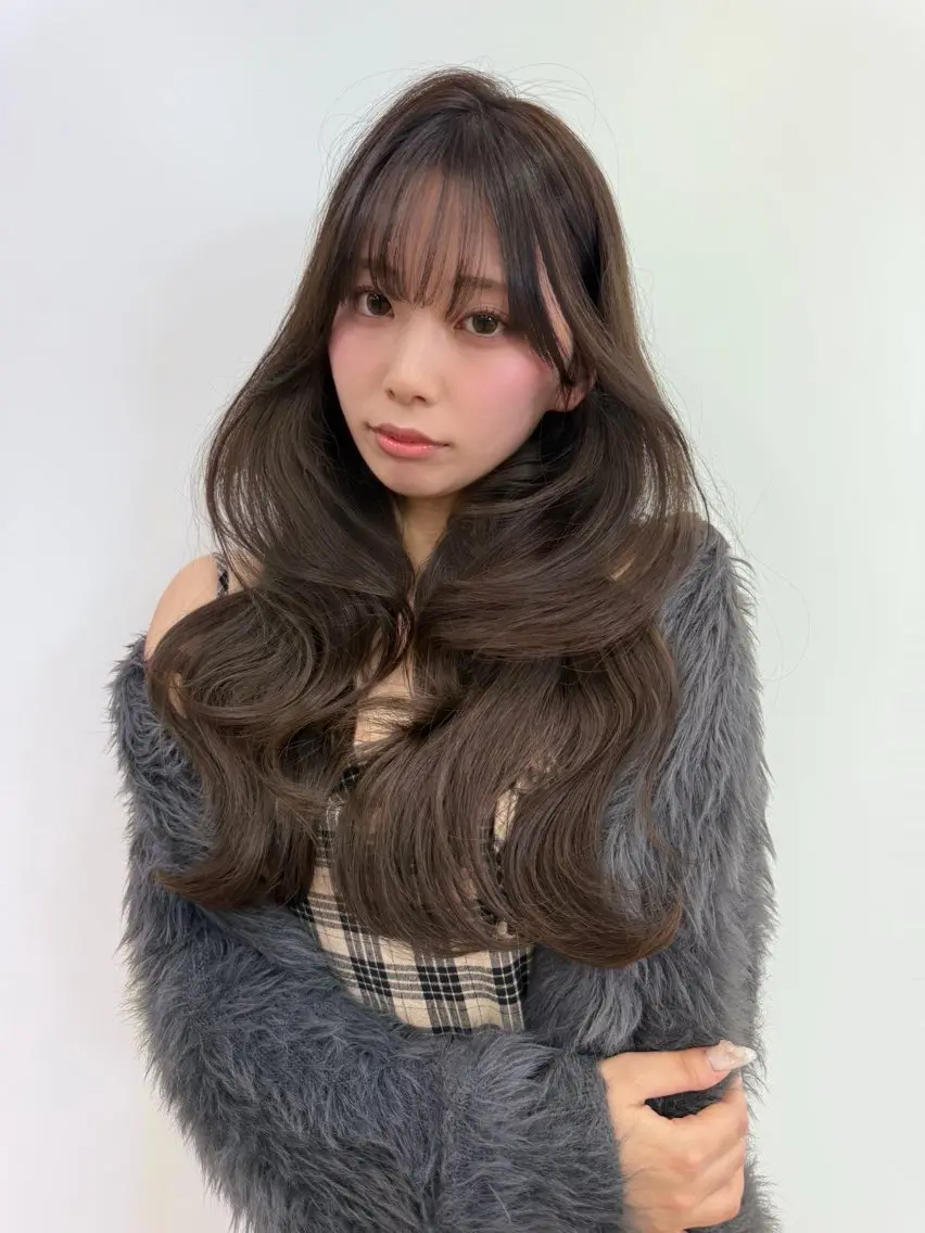 ロング カラー ヘアアレンジ 玉川 莉瑚のヘアスタイル