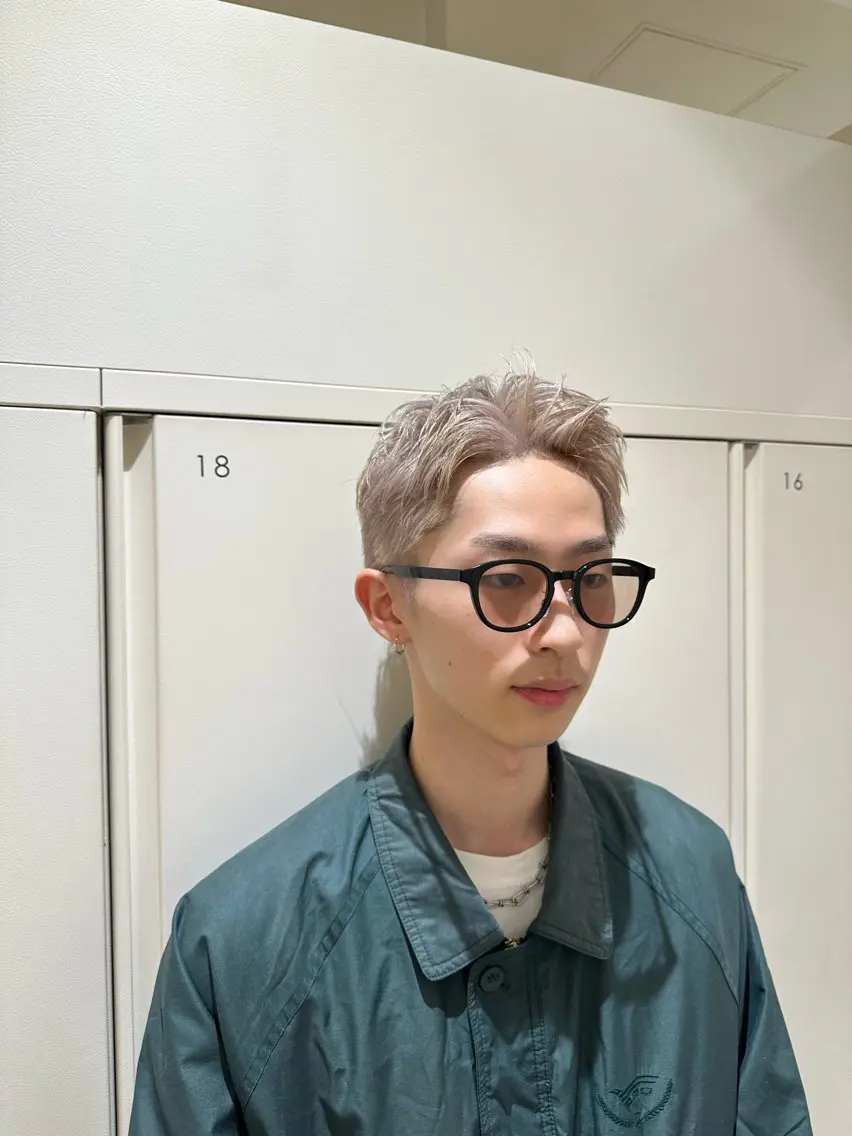 ショート カラー メンズ タイトボブ個性派カラ ーAKANEのヘアスタイル